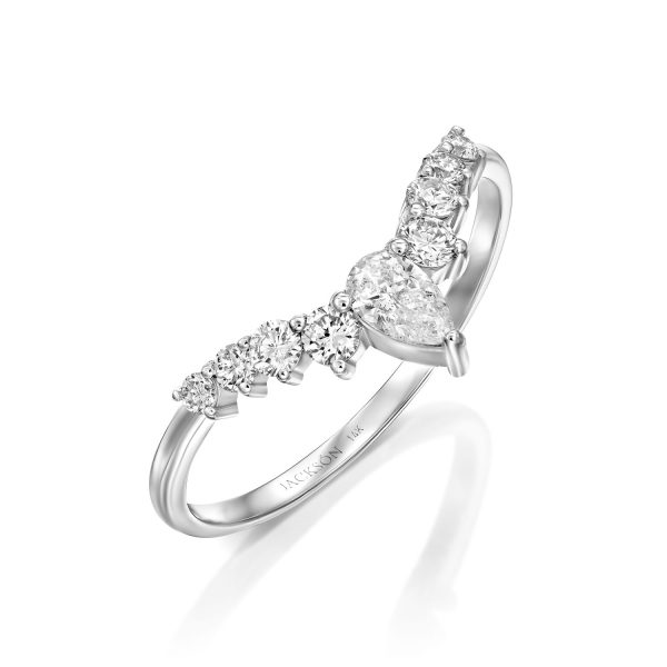 טבעת יהלומים - וי עם יהלום טיפה - זהב לבן